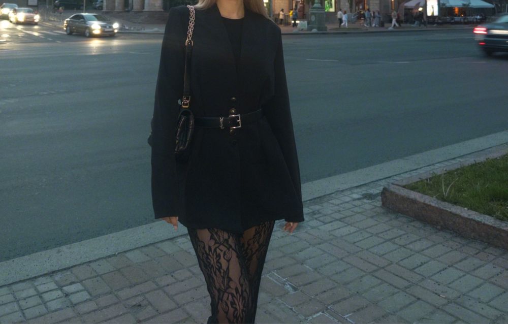 Пиджак подчеркивающий силует