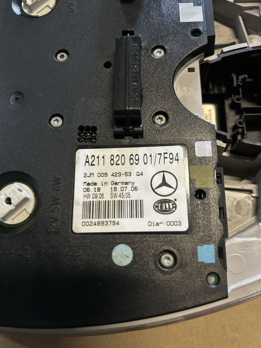 Плафон підсвітки салона під люк A2118206901 Mercedes W211 e-class