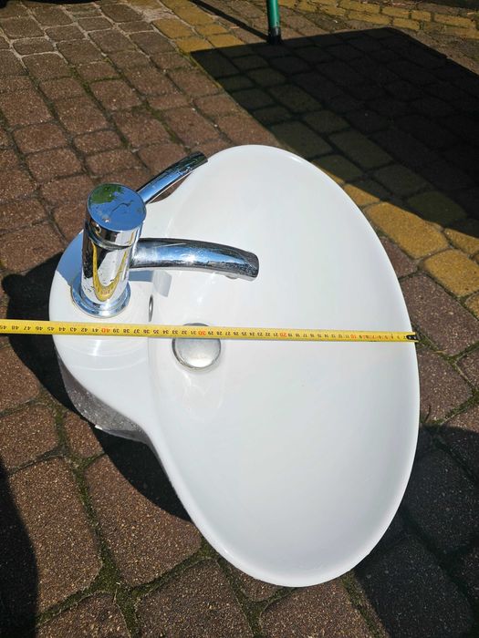 Umywalka nablatowa z baterią – stan bardzo dobry