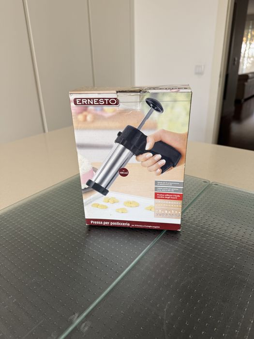 Conjunto de pastelaria novo