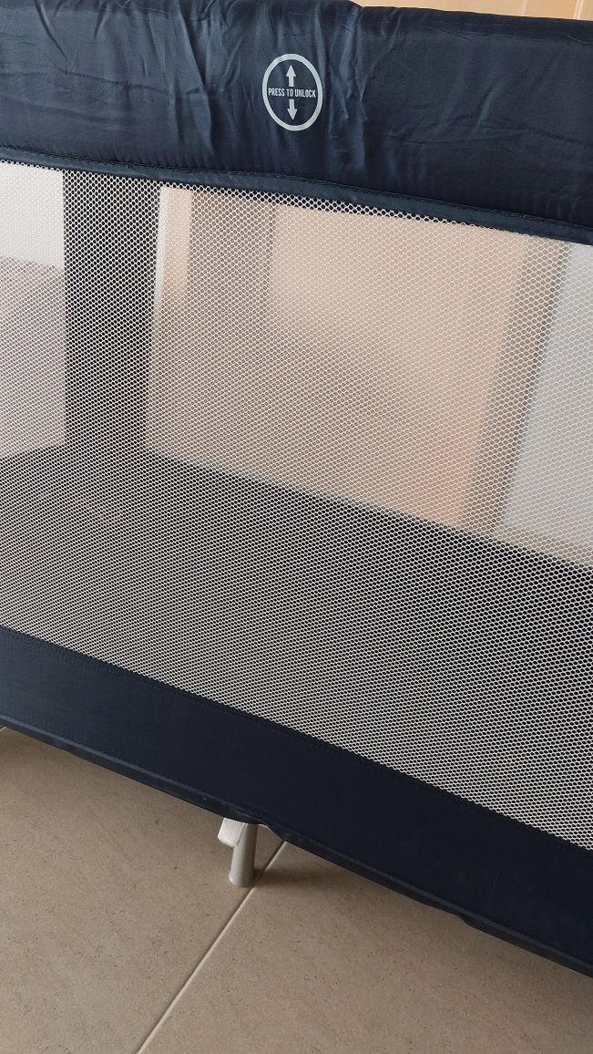 Cama de viagem nova