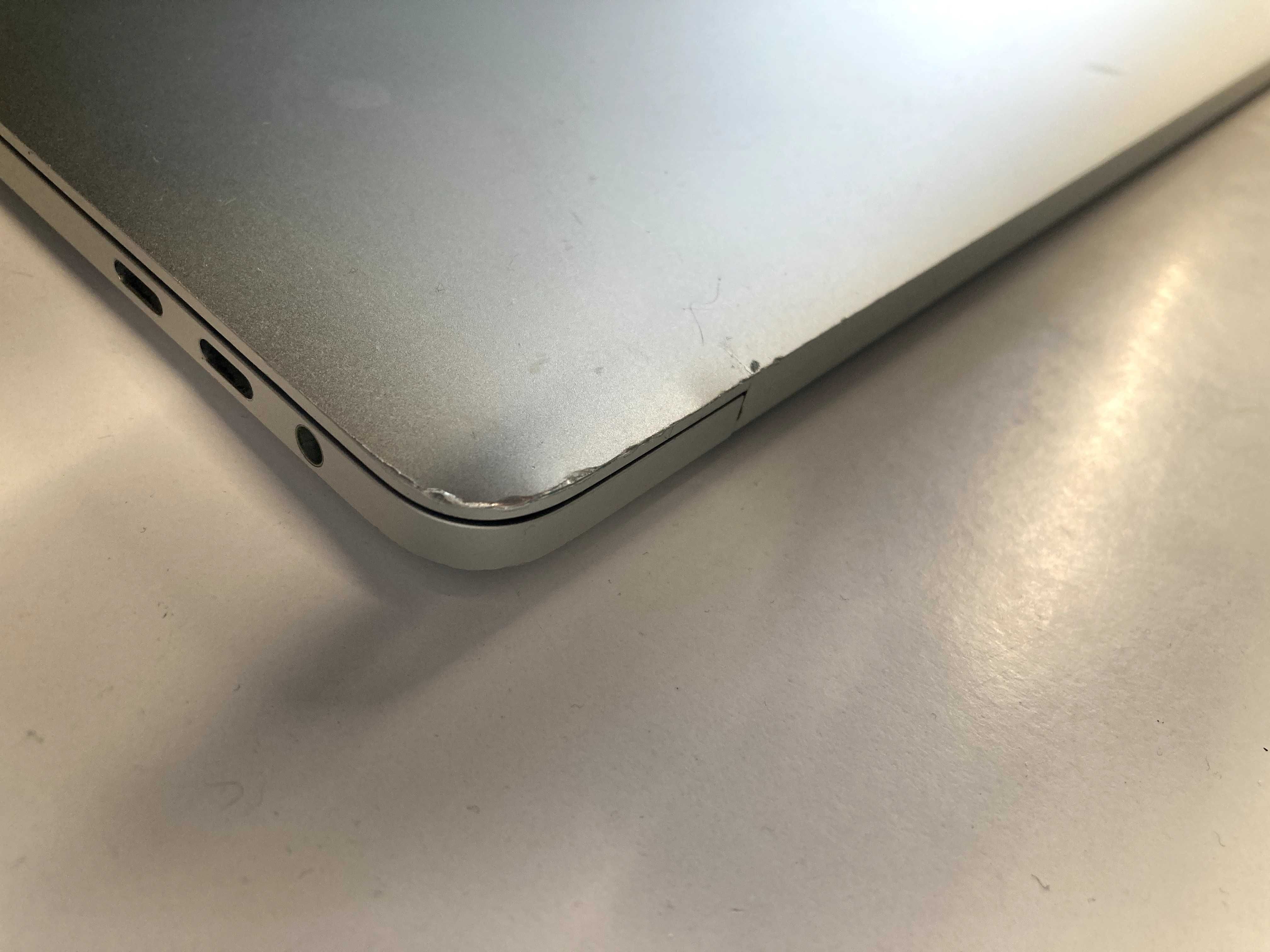 MacBook Pro 2018 15" I7 16 RAM 500 SSD (не працює диплей)