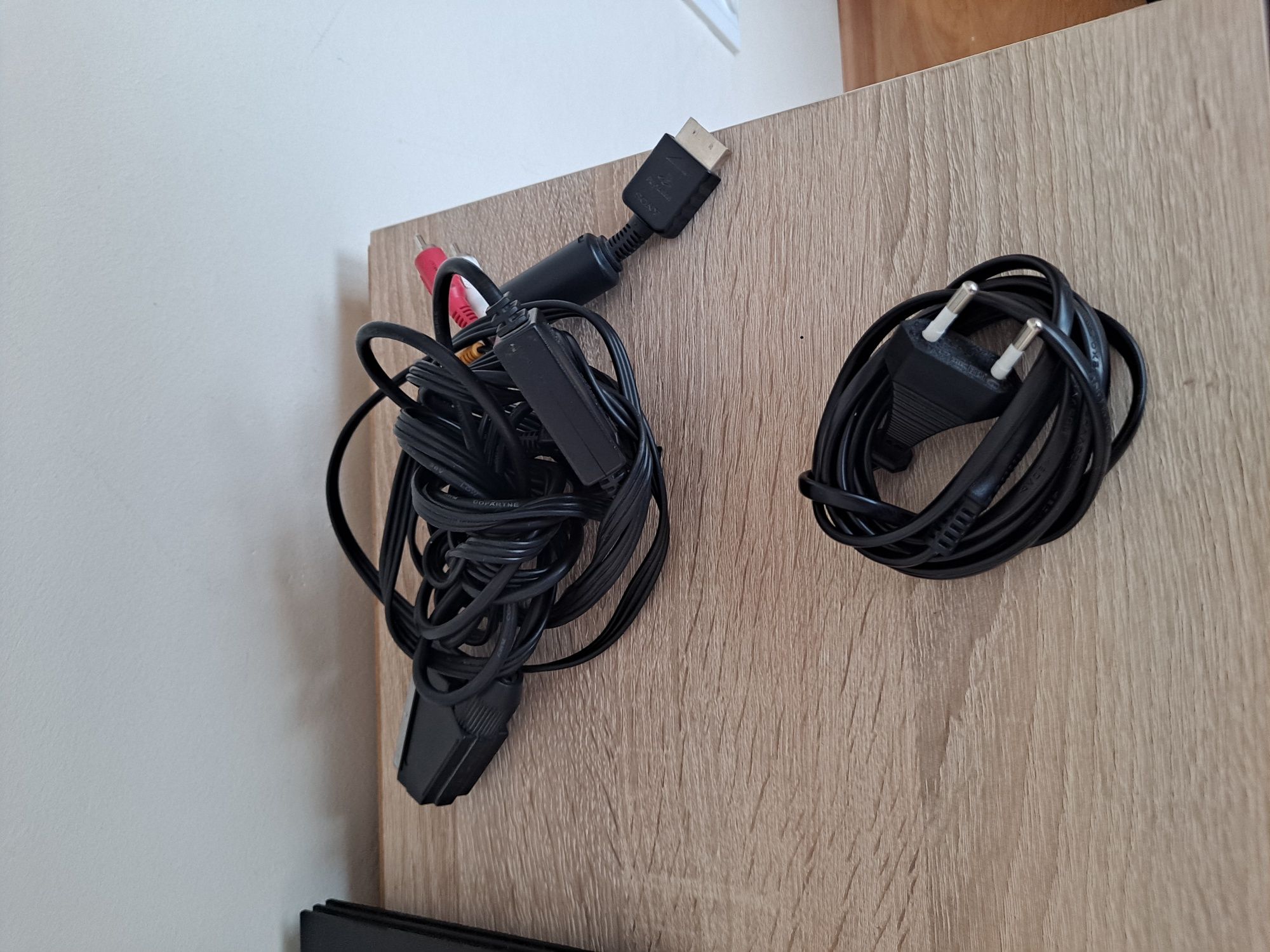 Konsola PlayStation 2 Slim +Gry 2 Pady