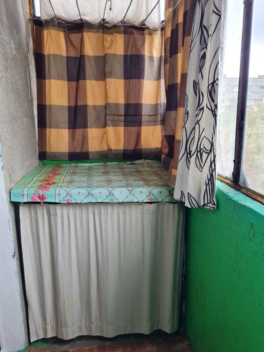 Продам 2 кімн. квартиру на Молодіжному, зуп. Героїв України. 32000