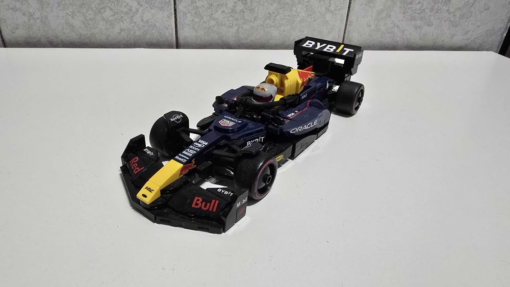 LEGO Bolid F1 Oracle Red Bull Racing RB20, 77243 (Brak pudełka)