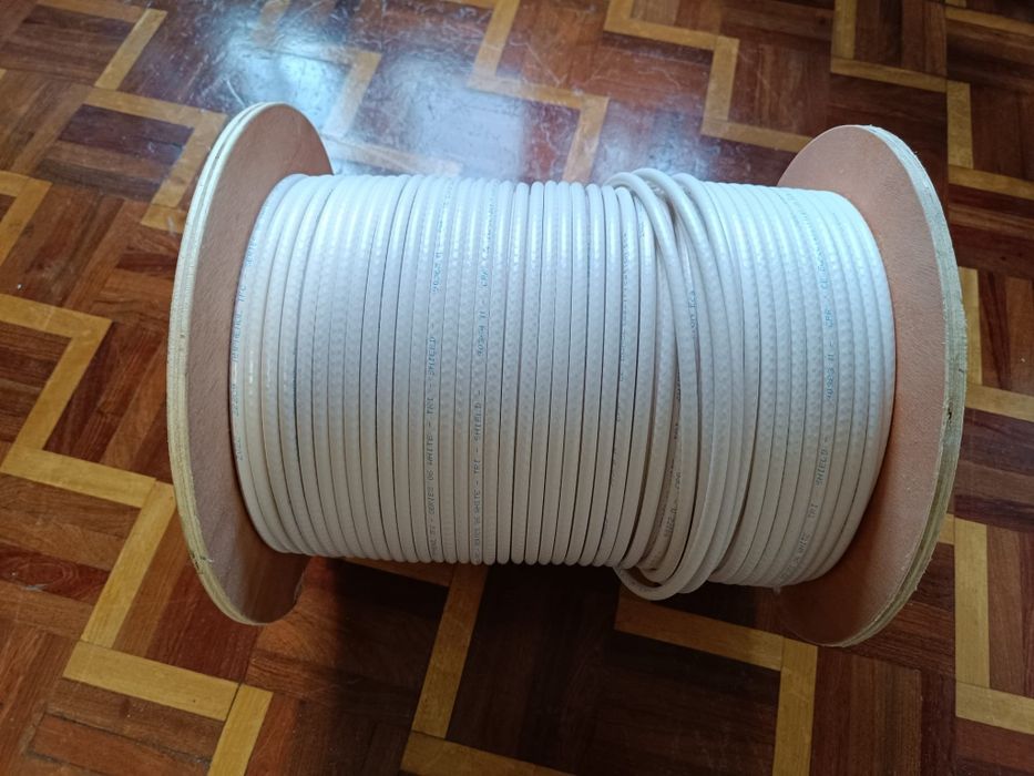 Materiais de telecomunicações