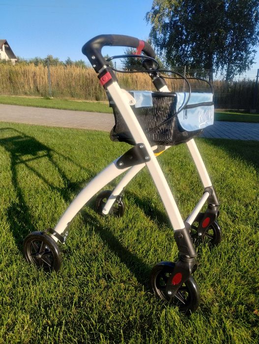 Balkonik aluminiowy biały KMINA.
