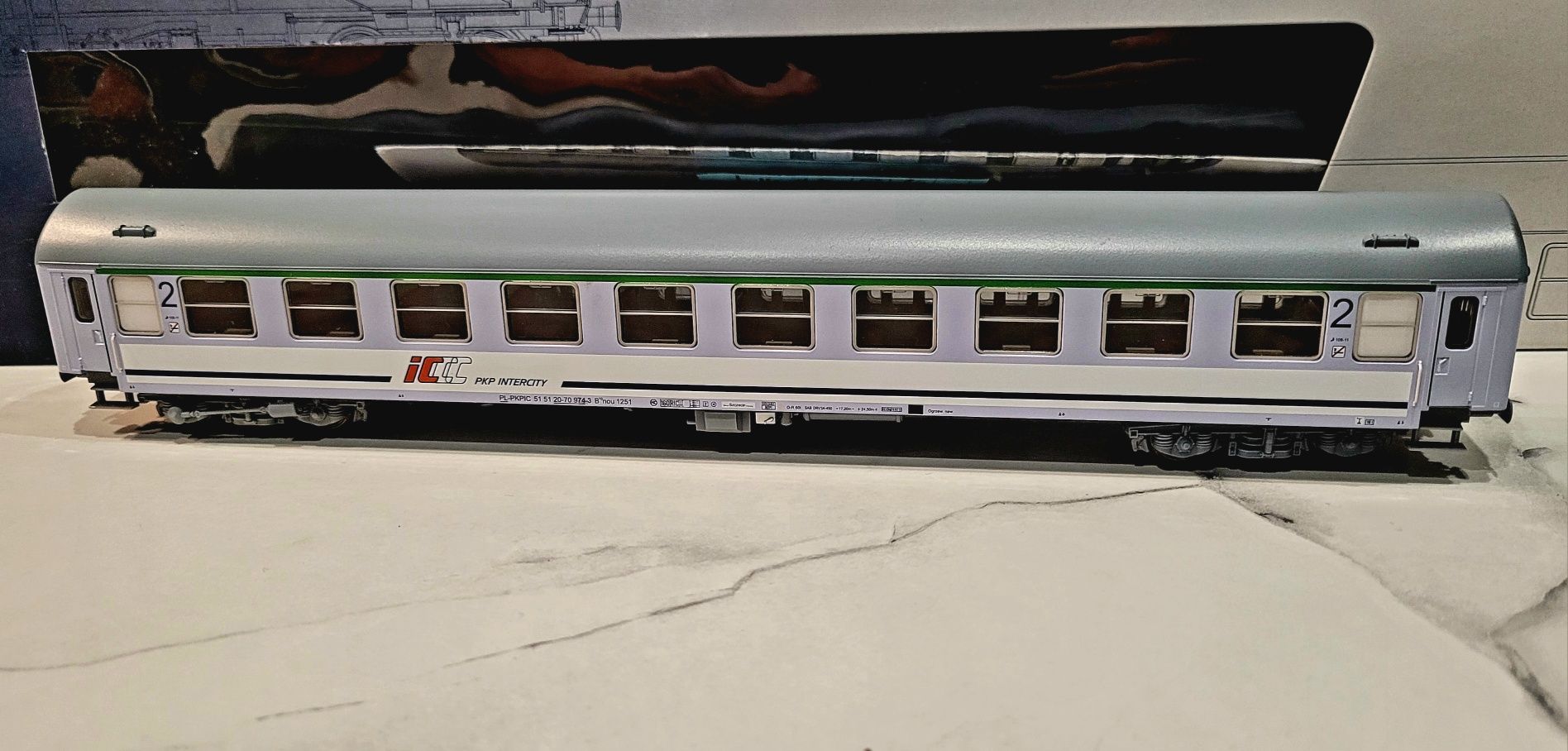 TILLIG 74837 Wagon osobowy kl. 2 PKP IC Y/B70 h0 1:87