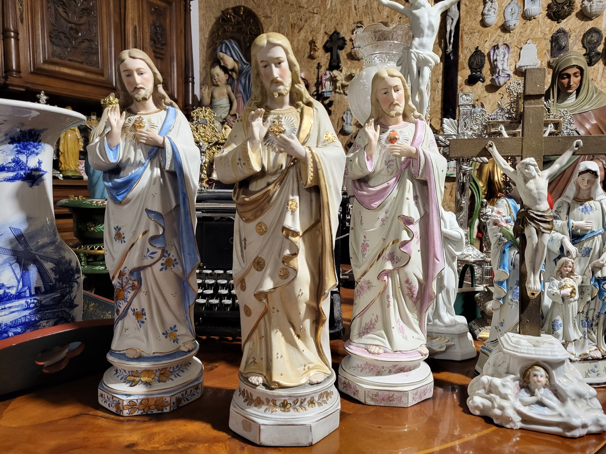 Biskwit figurka Pan Jezus z porcelany 37 cm