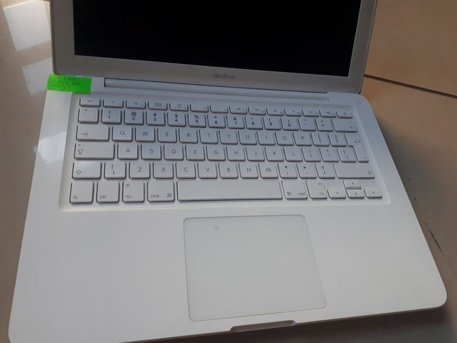 Macbook sierra 10.13 2.4 hub 250gb 13.3 bialy Tylko  380 cykli