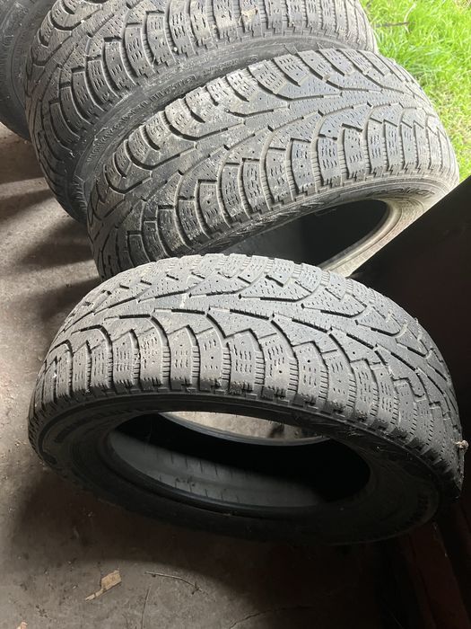 Продам резину Nokian 225/60/R17 (зима)