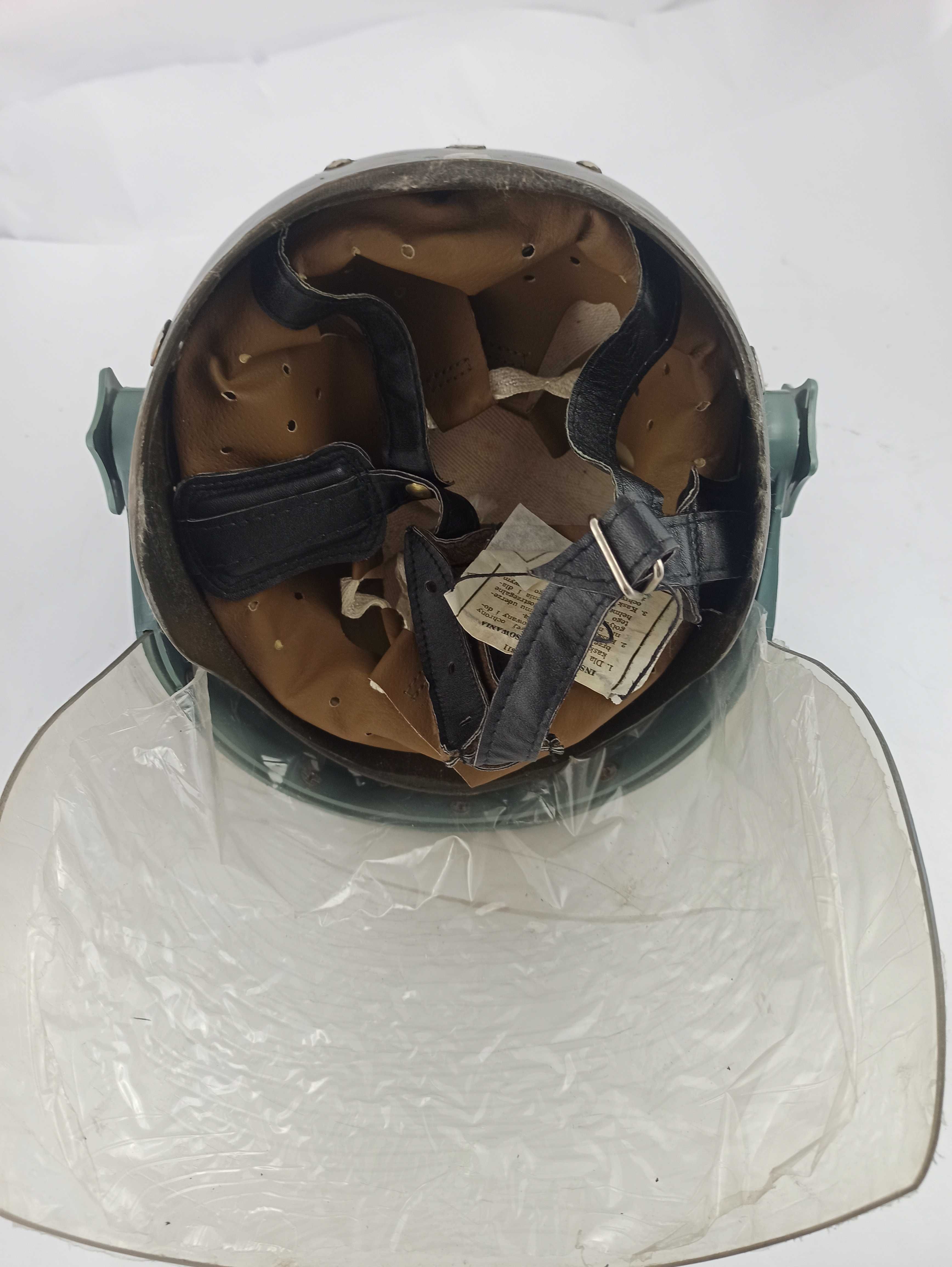 Hełm kask WZ.83 ZOMO MILICJA szturmowy z orzełkiem MILITARIA