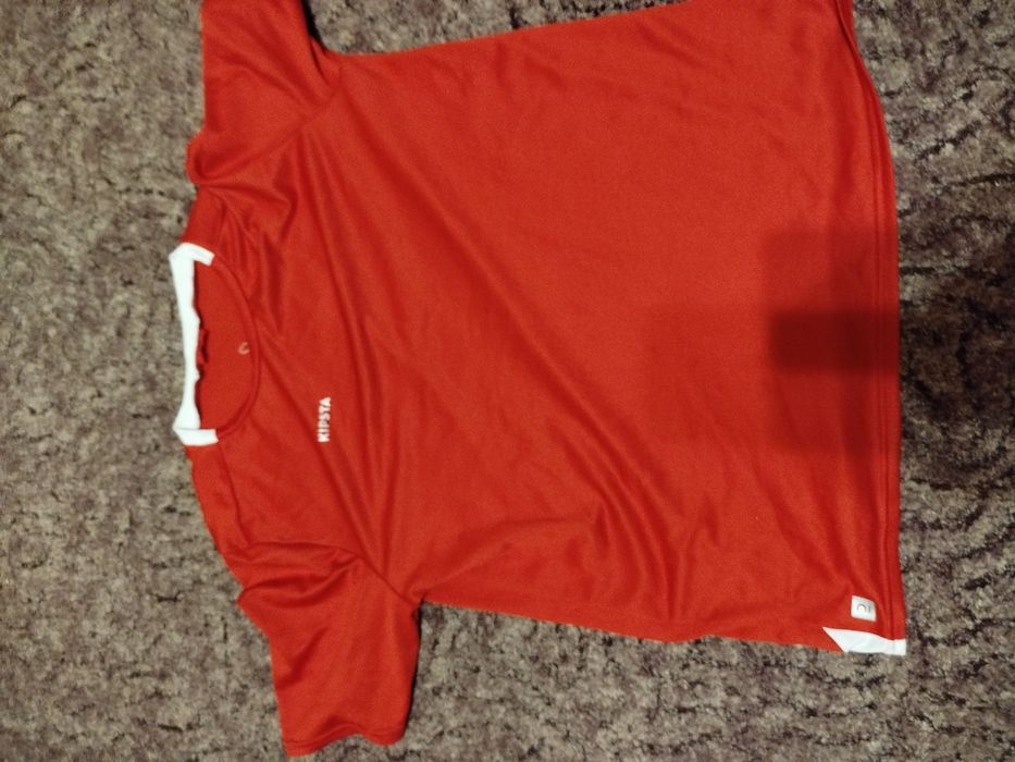 Футболка красная