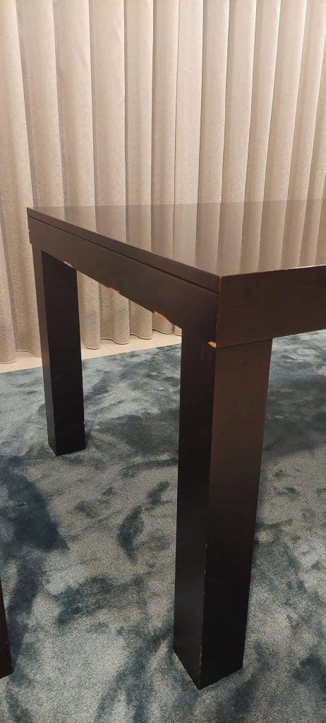 Mesa de sala de jantar em madeira wengue