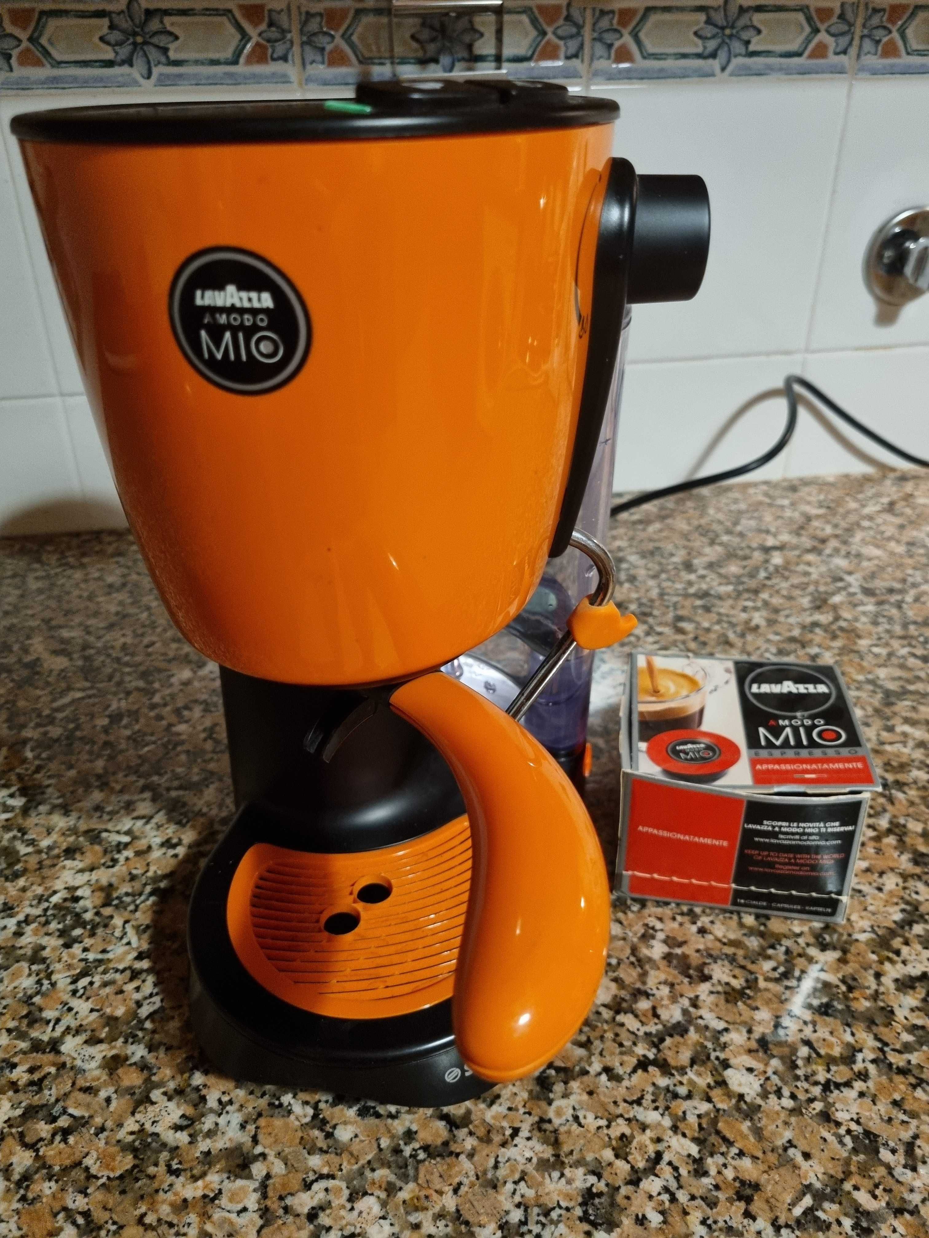 Máquina de café LAVAZZA Modo MIO usada