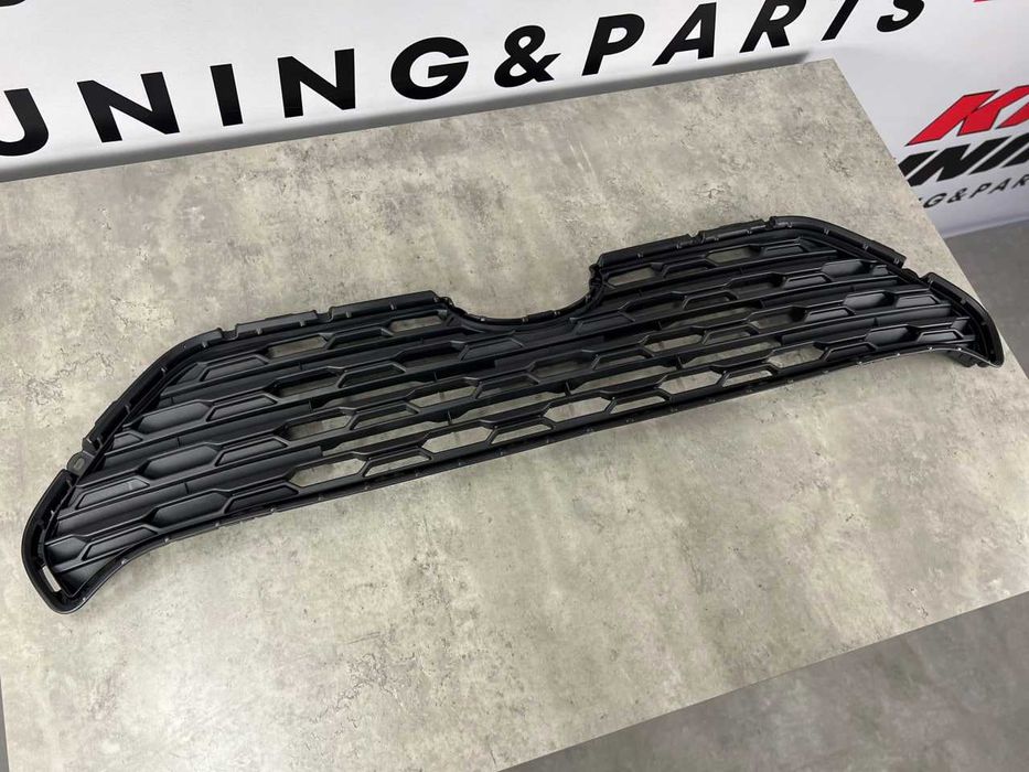 Решітка радіатора ( чорна ) - Toyota RAV4 ( XA50 ) 53112-42140