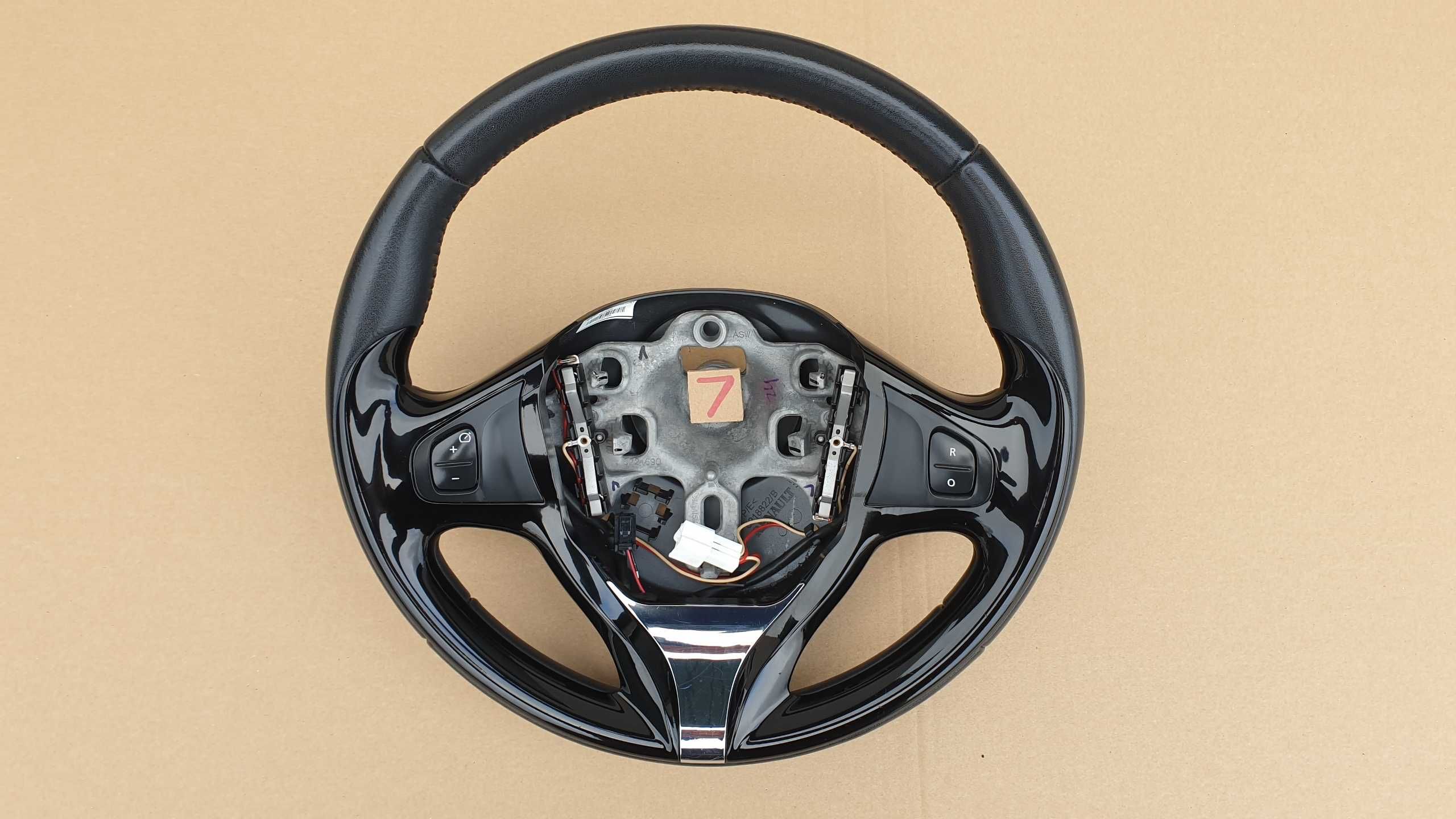 Renault Clio IV 4 kierownica skóra multifunkcja nr7