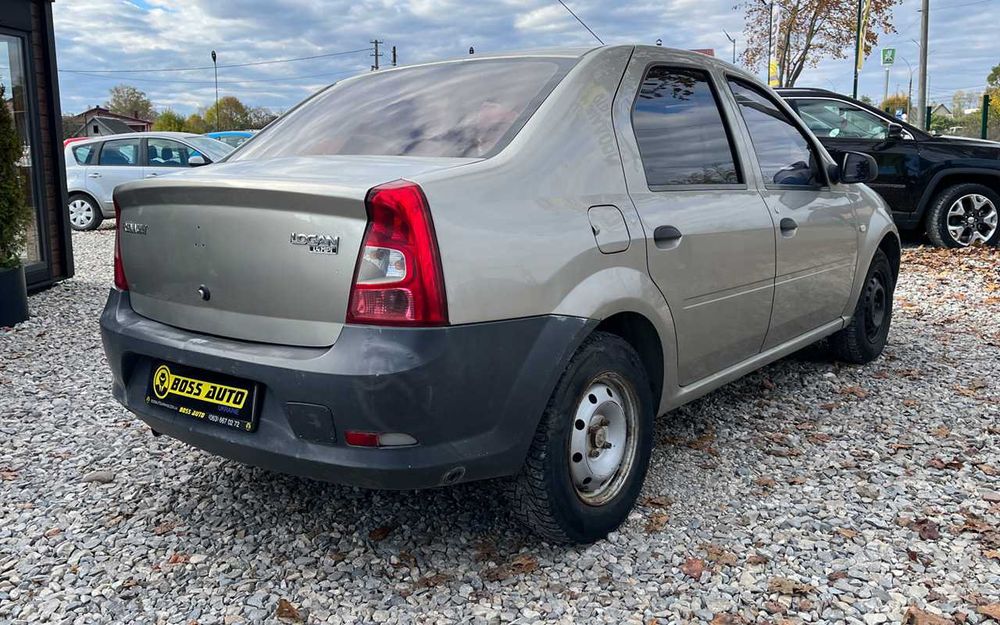 Renault Logan 2010