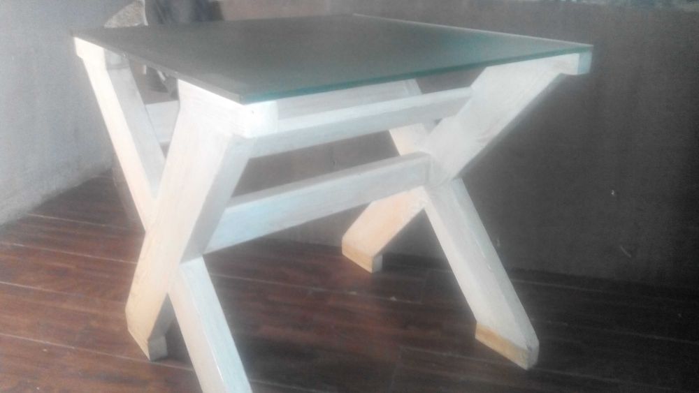 Стеклянный стол. Троещина