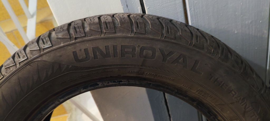 2 Opony UNIROYAL, caloroczne