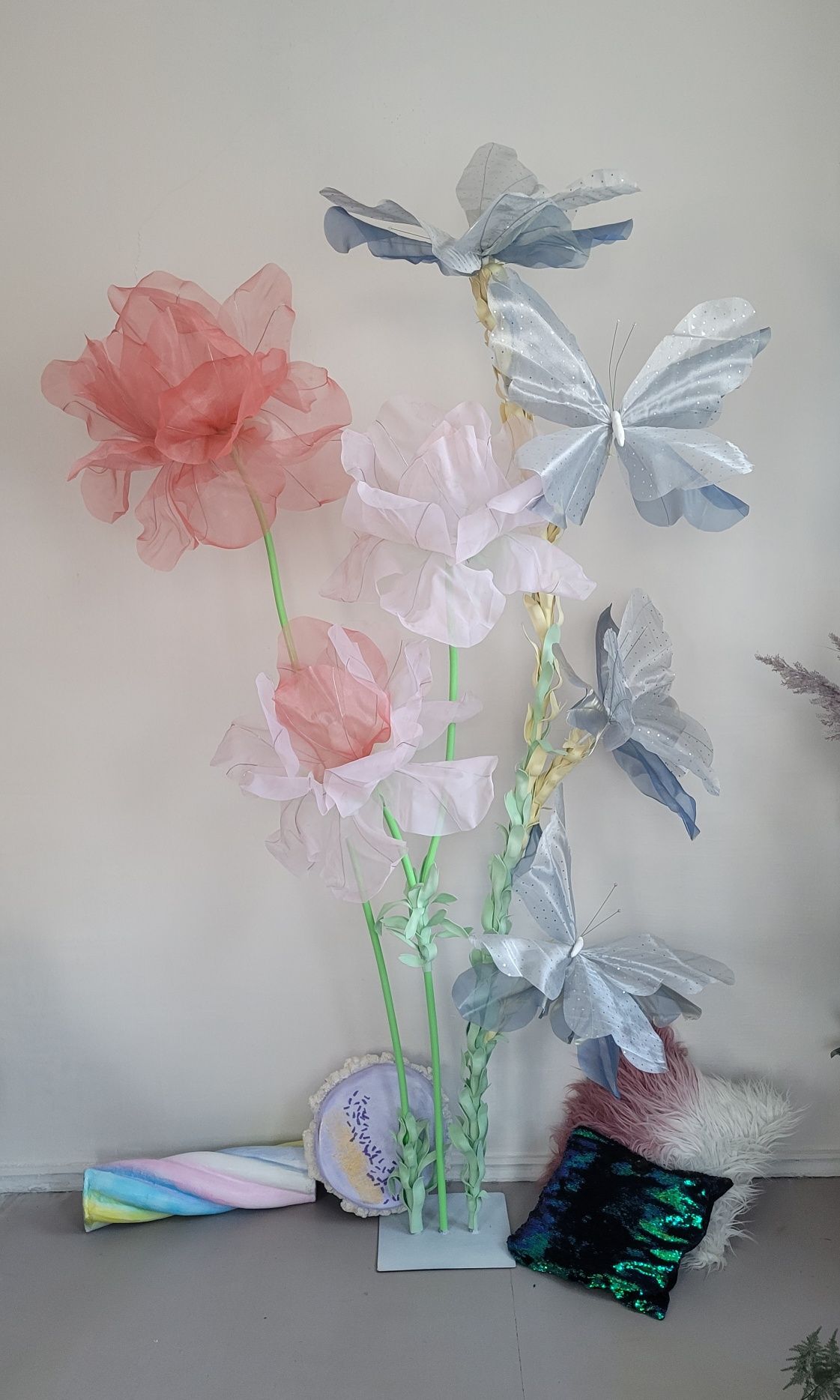 Фотозана декор свят ростові квіти метелики декорації квіти з органзи
