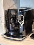 Ekspres do kawy JURA E8 Piano Black