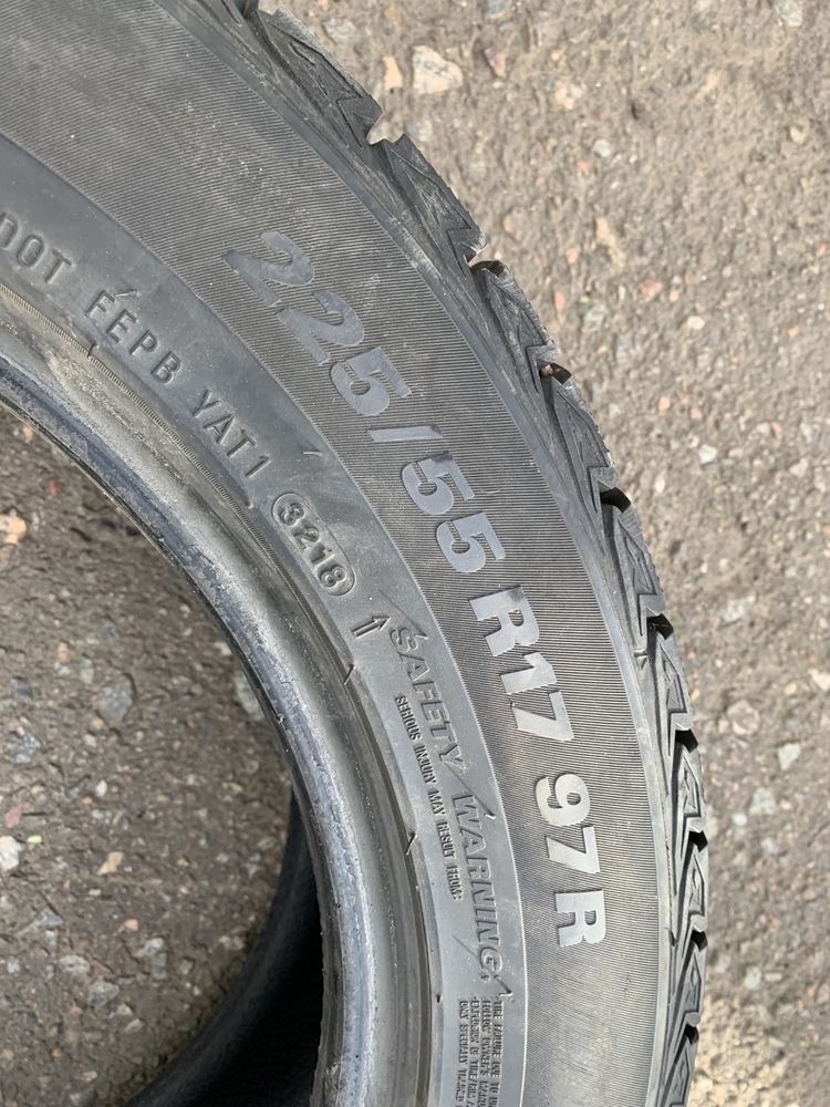 Пара зимней резины Kumho 225 55 R17