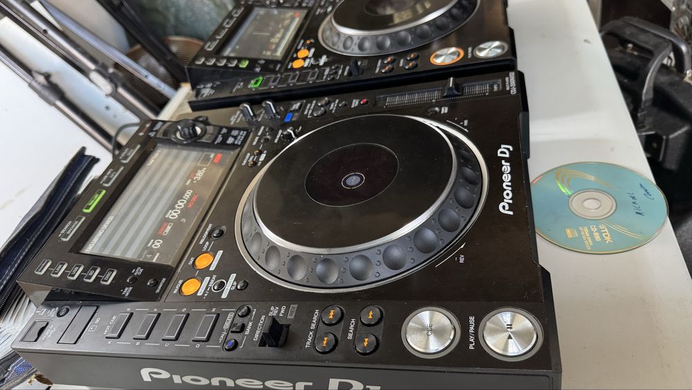 2 CDJ 2000 nxs2