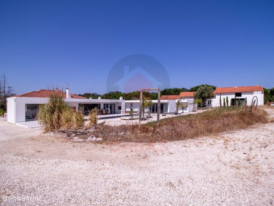 QUINTA EXCLUSIVA EM ALPEDRIZ - Arquitetura Híbrida - 10 min da Nazaré