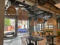 Lokal restauracyjny z zapleczem i farmami wertykalnymi
