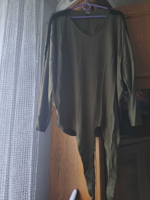 Bluzka z fredzlami czarnymi