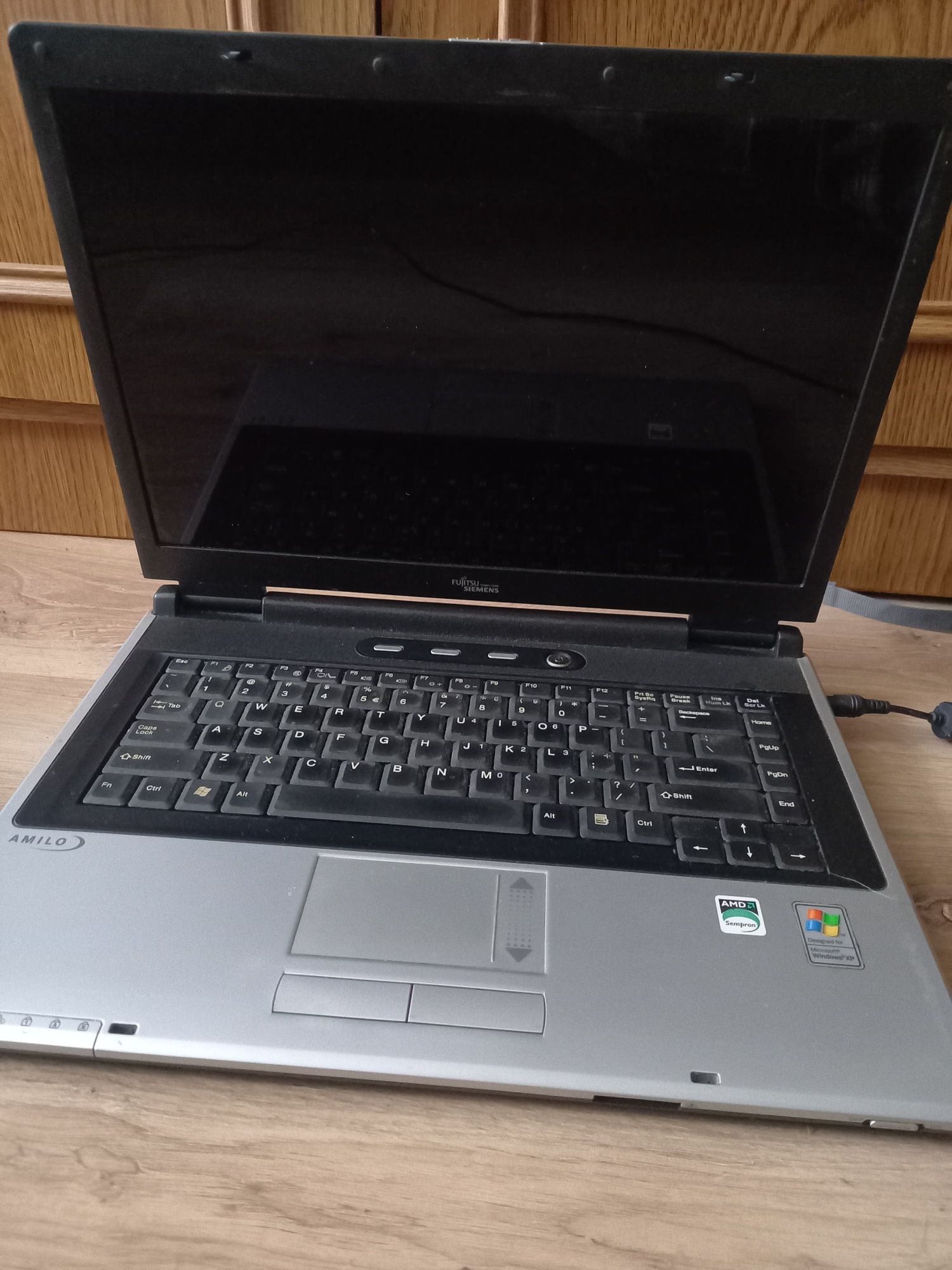 Laptop Fujitsu Siemens Amilo A1645, uszkodzony