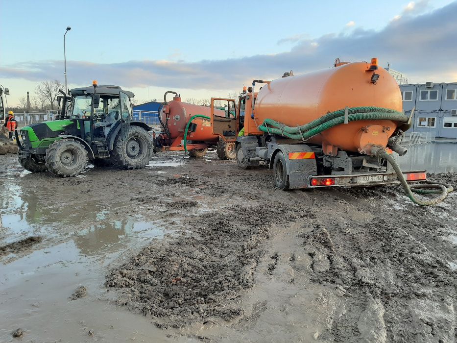 Zamiatarka szczotka podlewanie mechaniczne plac budowy drogi wywrotka