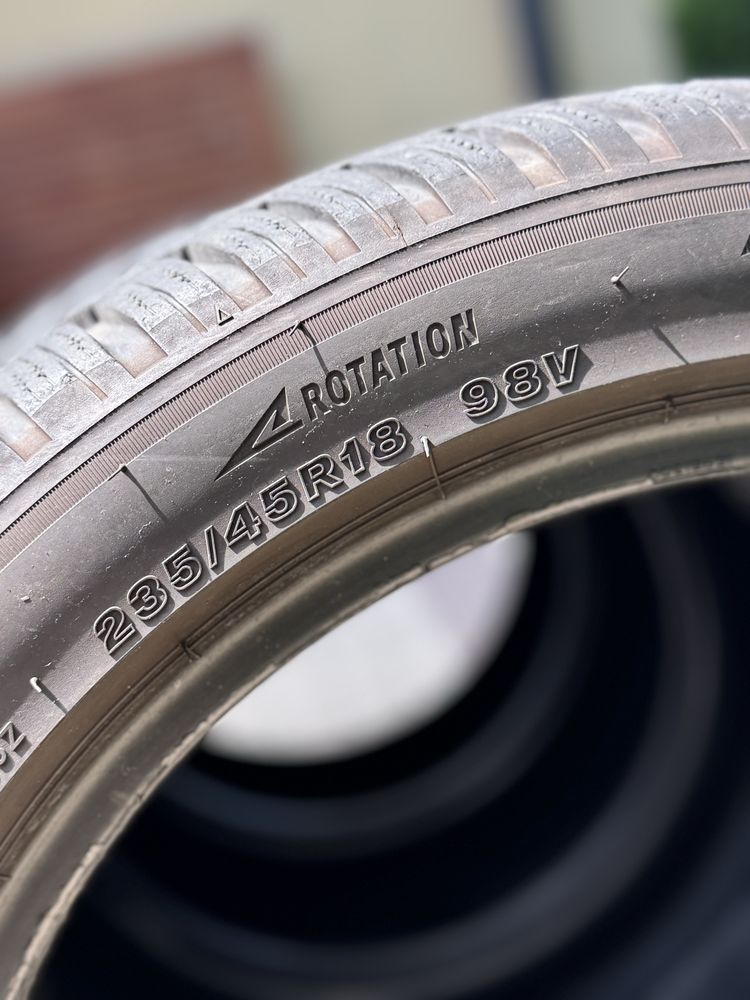 Opony zimowe 235/45 R18 Bridgestone Blizzak LM005