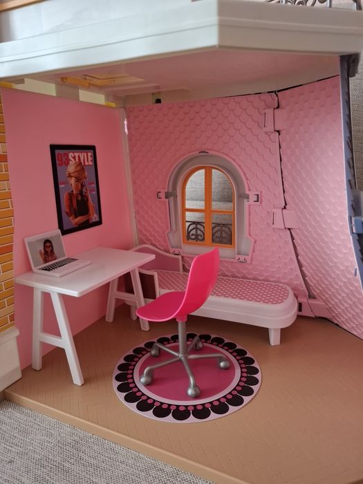 Іграшковий будинок леді баг