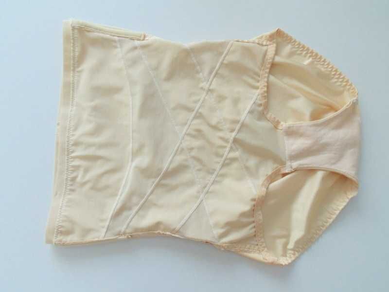 Wysokie beżowe majteczki modelujące wyszczuplające M/L