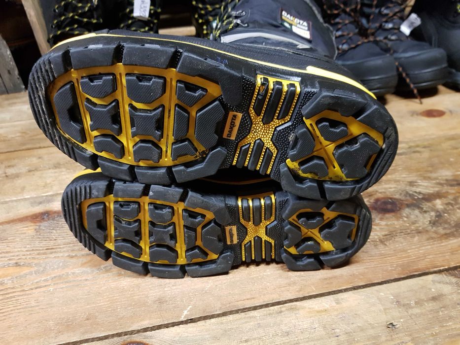 Buty robocze DAKOTA rozm 41 wkł 27 cm S3