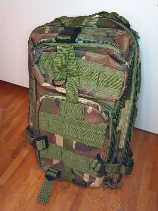 Plecak turystyczny w stylu militarnym