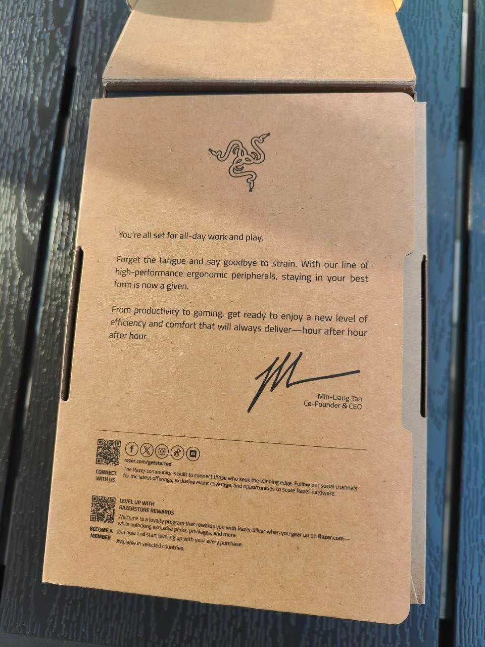 Ергономічна бездротова мишка Razer Pro Click V2 Vertical Edition