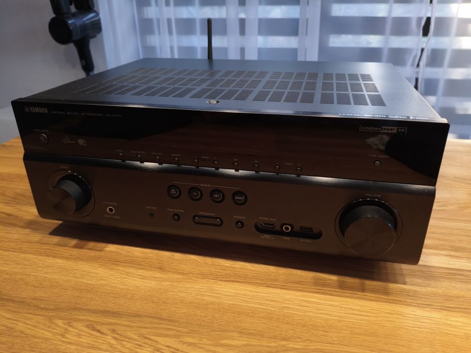 Yamaha RX-V777 Amplituner 7.2.