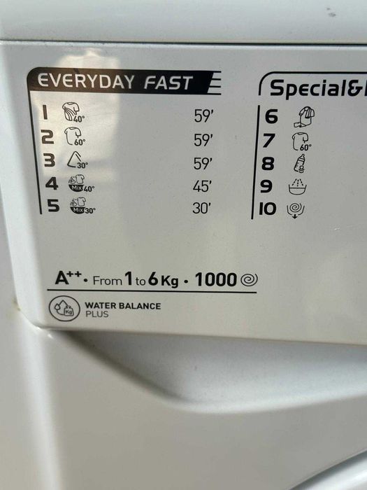Máquina de Lavar Roupa INDESIT 6Kg