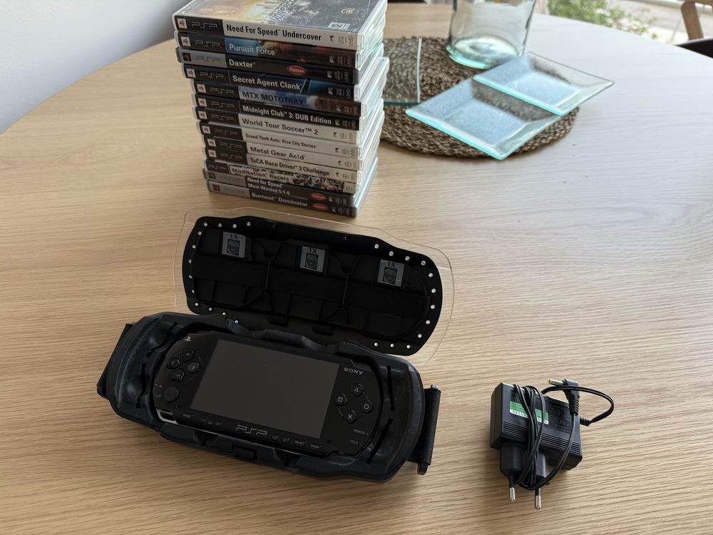 PSP com bateria nova + jogos + bolsa