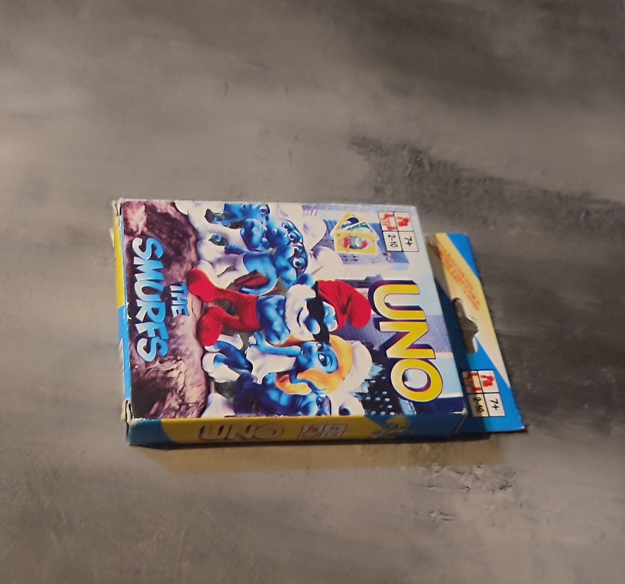 Nowa talia kart do gry w uno - smerfy