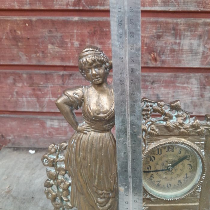 Piękny zegar mosiężny kominkowy