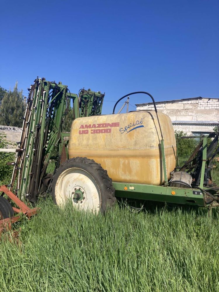 Продам оприскувач Amazone