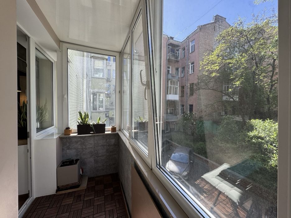 БЕЗ% оренда 4к кв Межигірська 28 Подол