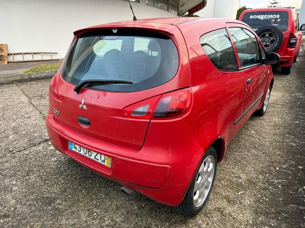 Mitsubishi colt 1.1 CZ3 c/ ar condicionado  2005
