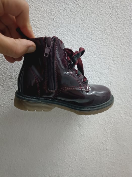 Botas Zippy semi novas