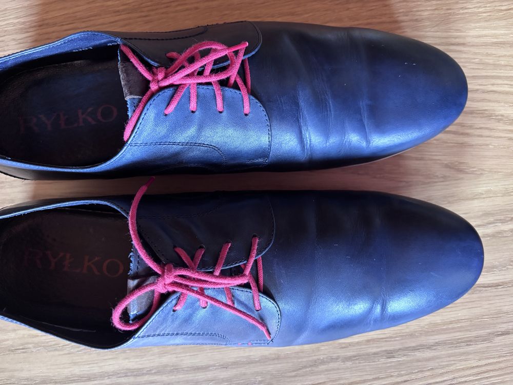 Granatowe buty od Ryłko