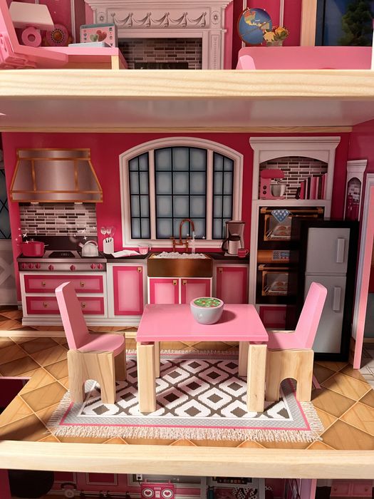 Іграшковий будинок для ляльок